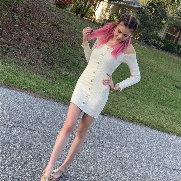 cream/white off the shoulder dress - Picture 2 of 3